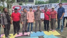 Puluhan massa yang menggelar aksi unjuk rasa Tebo mendatangi Kantor Kejaksaan Negeri Tebo, Kamis (21/5/2026)( Poto : JambiPrima.com ).