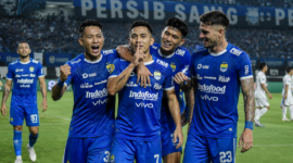 Persib Bandung menghadapi PSIM di BRI Super League 2026 dengan tekanan besar di puncak klasemen.( Poto : AI ).