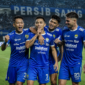 Persib Bandung menghadapi PSIM di BRI Super League 2026 dengan tekanan besar di puncak klasemen.( Poto : AI ).