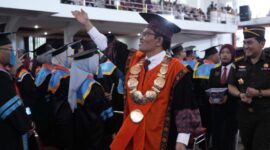 Wisuda ke-123 dan Dies Natalis ke-63 ini menjadi momentum penting bagi UNJA.( Poto : jambilink.id)