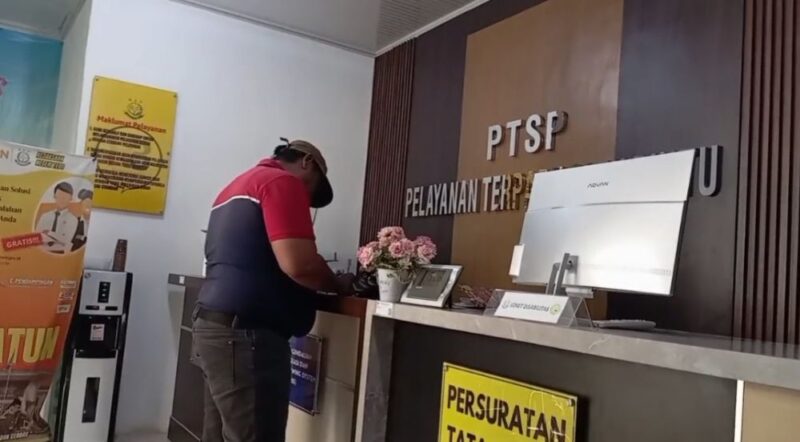 SMSI Tebo meminta Kejari Tebo menjelaskan alasan penghentian penyidikan kasus dugaan korupsi Rp2,1 miliar di lingkungan Dinas PUPR Kabupaten Tebo.( JAMBIPRIMA.COM ).