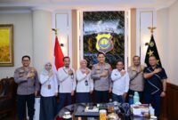 Kapolda Jambi Irjen Pol Krisno H. Siregar dengan jajaran Badan Pusat Statistik (BPS) Provinsi Jambi di Mapolda Jambi, Selasa (26/5/2026).( Poto : jambilink.id)