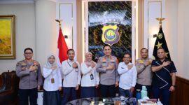 Kapolda Jambi Irjen Pol Krisno H. Siregar dengan jajaran Badan Pusat Statistik (BPS) Provinsi Jambi di Mapolda Jambi, Selasa (26/5/2026).( Poto : jambilink.id)
