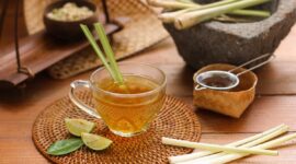 Rutin minum teh serai di pagi hari membantu meningkatkan imun, melancarkan pencernaan, hingga mendukung detoks.( Poto : kompas health )