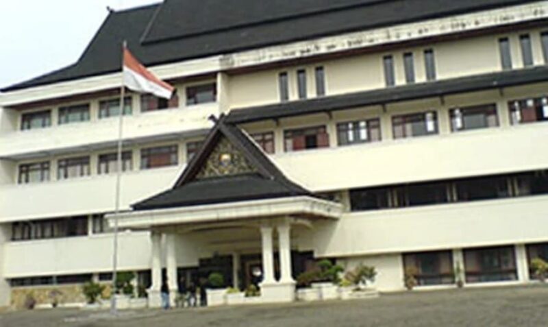 Pansel JPT Pratama Pemprov Jambi membuka perpanjangan pendaftaran kedua khusus jabatan Kadisdik karena minimnya pelamar yang submit berkas.( Poto : jamberita.com ).