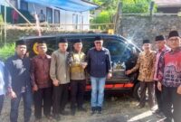 Wali Kota Sungai Penuh Alfin serahkan ambulans di Sungai Ning saat doa bersama Idul Adha ( 28/5/2026 )