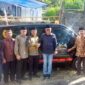 Wali Kota Sungai Penuh Alfin serahkan ambulans di Sungai Ning saat doa bersama Idul Adha ( 28/5/2026 )