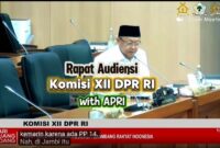 Anggota Komisi XII DPR RI Fraksi Golkar, Drs H Cek Endra.( poto : jambiprima.com )