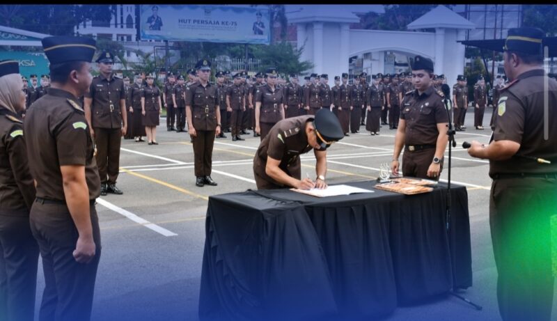 Kejati Jambi melantik 170 ASN berdasarkan Peraturan Pemerintah Nomor 11 Tahun 2017 tentang Manajemen PNS.( Poto : jambiekspres.co.id ).