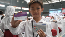 Pemerintah melalui Kemendikdasmen memperkuat Program Indonesia Pintar (PIP) 2026 untuk membantu siswa miskin dan rentan miskin agar tetap bersekolah.( Poto : Kemendikdasmen ).