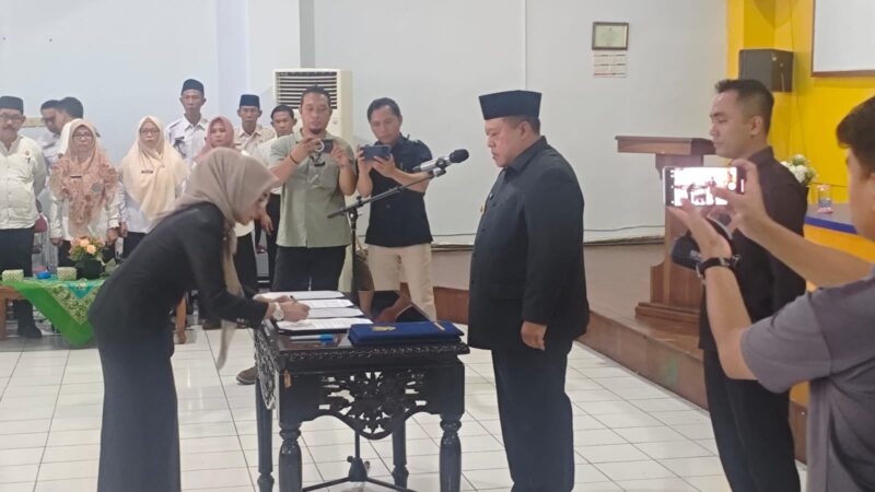Mutasi ASN Mukomuko 2026, Bupati Choirul Huda melantik 104 pejabat untuk penyegaran organisasi dan peningkatan kinerja pemerintahan daerah.( Poto : Radar Mukomuko ).