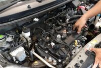 Filter bahan bakar kotor dapat mengganggu kinerja mesin mobil, menyebabkan tarikan tersendat hingga mesin mati mendadak jika tidak segera diganti.( Poto : detikoto ).