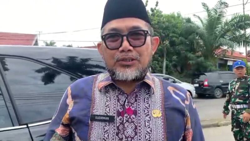 Sekretaris Daerah Pememrintah Provinsi Jambi Sudirman ( Poto : jambitv.co )