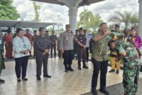 Bupati Sarolangun Hurmin menyambut kunjungan kerja Danrem 042/Gapu Jambi Brigjen TNI Nyamin. Pertemuan ini memperkuat sinergi TNI dan Pemda.( Poto : KABAR Sarolangun ).
