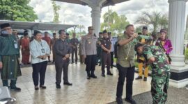 Bupati Sarolangun Hurmin menyambut kunjungan kerja Danrem 042/Gapu Jambi Brigjen TNI Nyamin. Pertemuan ini memperkuat sinergi TNI dan Pemda.( Poto : KABAR Sarolangun ).