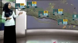 BMKG mengingatkan potensi hujan lebat di sejumlah wilayah Indonesia hari ini.( Poto : ANTARA ).