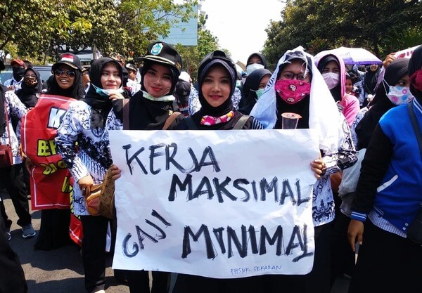 Kebijakan guru honorer memasuki masa transisi menuju penghapusan status honorer pada 2027, dengan skema baru bagi guru non-ASN termasuk PPPK.( Poto : dok. E-ujian.id ).