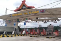 Gerbang tol Pijoan.( Poto : jambione.com ).