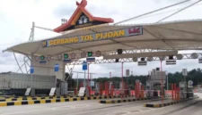 Gerbang tol Pijoan.( Poto : jambione.com ).