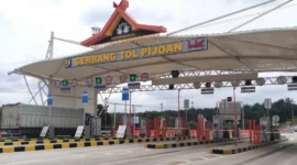 Gerbang tol Pijoan.( Poto : jambione.com ).