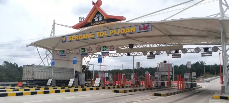 Gerbang tol Pijoan.( Poto : jambione.com ).