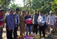 Banjir bandang Pulau Bayur Merangin merusak 80 rumah dan memutus jembatan utama. Pemkab menetapkan status darurat.( Poto : PUTRA BHAYANGKARA).