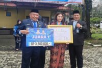 Siswi SMK Jambi Ini Sabet Juara 1 Nasional LKS Kecantikan, Langsung Dapat Penghargaan dari Gubernur.( Poto : Pariwara Jambi.com ).