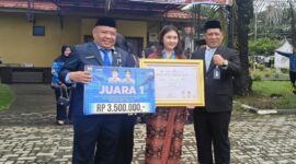 Siswi SMK Jambi Ini Sabet Juara 1 Nasional LKS Kecantikan, Langsung Dapat Penghargaan dari Gubernur.( Poto : Pariwara Jambi.com ).