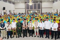 Gubernur Jambi Al Haris melepas 443 jemaah haji kloter 13 tahun 2026 di Asrama Haji Jambi. Total 3.035 jemaah asal Jambi diberangkatkan dalam delapan kloter.( Poto : Pariwara Jambi.com ).