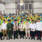Gubernur Jambi Al Haris melepas 443 jemaah haji kloter 13 tahun 2026 di Asrama Haji Jambi. Total 3.035 jemaah asal Jambi diberangkatkan dalam delapan kloter.( Poto : Pariwara Jambi.com ).