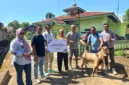 FIFGROUP menyalurkan hewan kurban Idul Adha 1447 H di Muara Bungo ( Poto : jambione.com ).