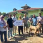 FIFGROUP menyalurkan hewan kurban Idul Adha 1447 H di Muara Bungo ( Poto : jambione.com ).