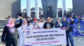 Kebebasan pers Indonesia 2026 menjadi sorotan FJPI Jambi. Peringkat global menurun dan kasus kekerasan terhadap jurnalis, terutama perempuan.( Poto : JERNIH.ID ).