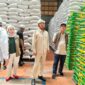 DPR RI memastikan stok pangan Jambi aman hingga 7 bulan ke depan. Bulog mencatat cadangan stabil, distribusi bantuan diperkuat.( Poto : FraksiGrindra.id)