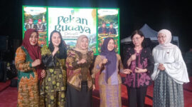 Hesti Haris mengapresiasi suksesnya Pekan Budaya Sarolangun dan mendorong pelestarian budaya lokal Jambi.( Poto : infojambi.com ).
