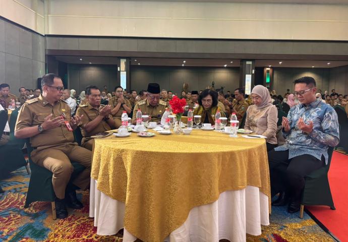 Pemprov Jambi menggelar closing meeting BioCF ISFL sebagai langkah evaluasi program penurunan emisi dan penguatan ekonomi hijau berkelanjutan.( Poto : JAMBIlink).