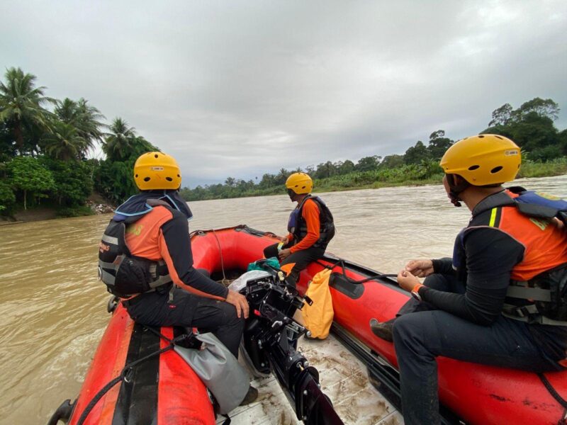 Remaja 15 tahun hilang terseret arus Sungai Batang Merangin.( Poto : jambilink.id ).