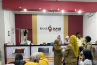 Bank Jambi membuka layanan terbatas pada Sabtu, 16 Mei 2026, khusus pergantian kartu ATM dan perubahan PIN dengan jam operasional 08.00–14.00 WIB di seluruh cabang.( Poto : JAMBIlink ).