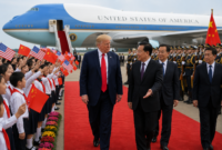 Presiden AS Donald Trump tiba di Beijing untuk bertemu Xi Jinping dan membahas isu Iran, Taiwan, hingga kecerdasan buatan AI dalam lawatan penting AS-China.( Ilustrasi Poto : chatGPT ).