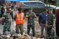 Danrem 042/Gapu meninjau pembangunan KDKMP di Kerinci untuk memastikan proyek berjalan tepat waktu.( Poto : WAHANANEWSJAMBI.CO ).