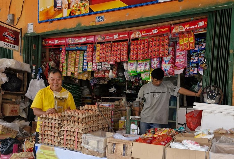 BULOG Jambi terus menjaga distribusi MinyaKita melalui SP2KP, pasar murah, dan bantuan pangan.( Poto : jambiekspres.co.id ).