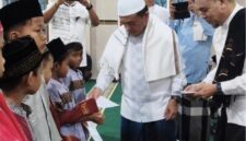 Gubernur Jambi Al Haris melaksanakan Safari Subuh di Masjid Hidayatullah Kota Jambi untuk memperkuat silaturahmi dengan masyarakat.( Poto : JAMBIlink ).