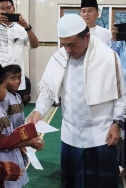 Al Haris Syafari Subuh di Masjid Hidayatullah Kota Jambi, Perkuat Silaturahmi