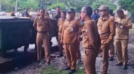Program OBBM Kota Jambi mendorong seluruh RT terlibat dalam pengelolaan sampah terpadu untuk menghapus TPS liar dan menciptakan lingkungan bersih.( Poto : RRI.CO.ID ).