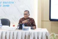 Kepala Kanwil Ditjen Perbendaharaan Provinsi Jambi, Tunas Agung Jiwa Brata, memaparkan langsung perkembangan APBN pada Selasa, 5 Mei 2026 di aula BPS Provinsi Jambi.( Poto : RRI ).