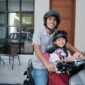 Indonesia mendorong penerapan standar helm anak global untuk meningkatkan keselamatan jalan dan menekan angka kecelakaan lalu lintas yang melibatkan anak-anak.( ilustrasi poto : istimewa ).