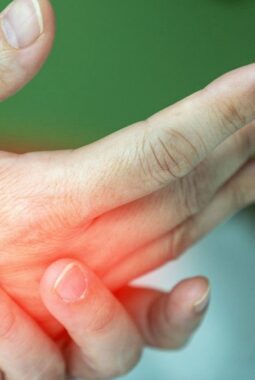 Tangan Sering Kesemutan: Penyebab, Gejala, dan Cara Mengatasinya
