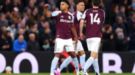 Aston Villa memastikan tiket Liga Champions musim depan setelah mengalahkan Liverpool 4-2 di Villa Park pada pekan ke-37 Liga Inggris.( Poto : ANTARA ).