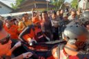 Dua korban terseret ombak di pantai Ampenan berhasil di temukan ,operasi SAR resmi di tutup ( poto : radarlombok.co.id ).