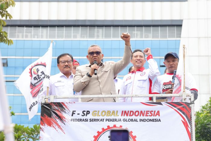 Aksi damai dari Federasi Serikat Pekerja Global Indonesia yang digelar di Jakarta, Senin (25/5/2026).( Poto : Biro Humas Kemnaker )